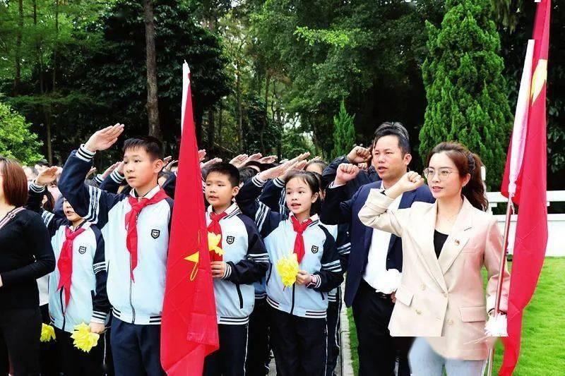 省十四届人大二次会议濮阳代表团召开第一次全体会议 推选万正峰为濮阳代表团团长